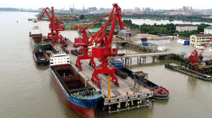泸州概述露天料场港口封闭问题的实行方法